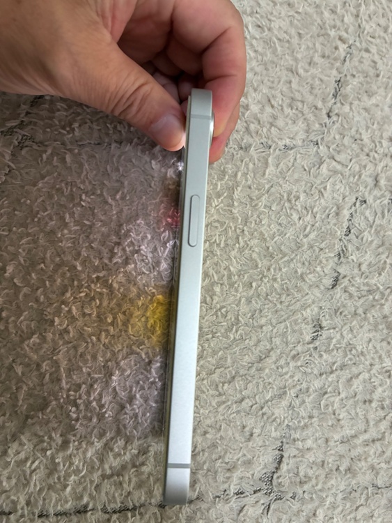 iPhone 16e 128GB SIMフリー（スマホ）の商品画像 - 査定依頼日：2026年4月27日 - 最高査定価格：65,000円
