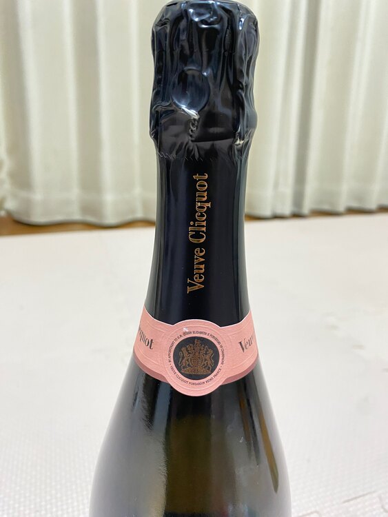 ヴーヴ・クリコローズラベルロゼ（お酒）の商品画像 - 査定依頼日：2025年3月27日