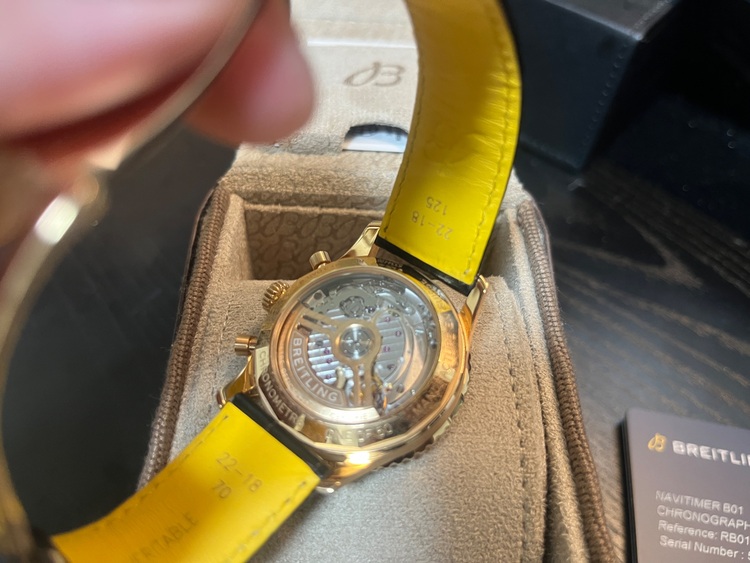 ブライトリング ナビタイマー ひ（高級時計）の商品画像 - 査定依頼日：2025年7月23日 - 最高査定価格：1,450,000円