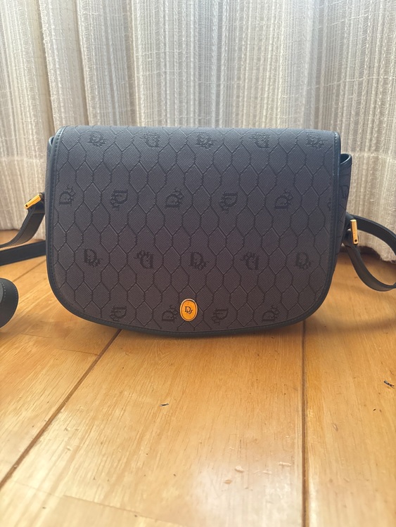 ハンドバッグ（ブランドバッグ）の商品画像 - 査定依頼日：2025年9月27日 - 最高査定価格：15,000円