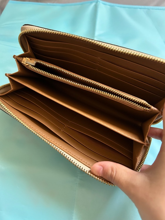 長財布　ベージュ×ブラウン（ブランド財布・小物）の商品画像 - 査定依頼日：2025年6月29日 - 最高査定価格：1,000円