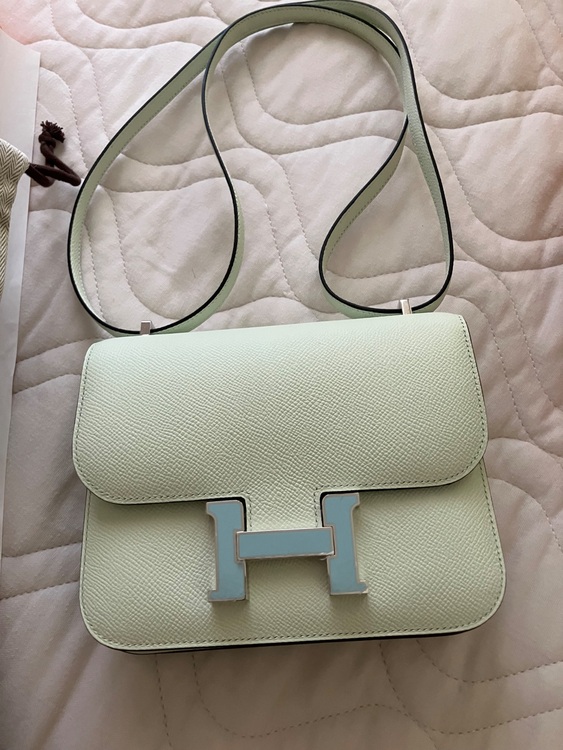 コンスタンスミニ　ヴェールフィズ　ラッカー金具　W刻印（ブランドバッグ）の商品画像 - 査定依頼日：2025年7月21日 - 最高査定価格：1,500,000円