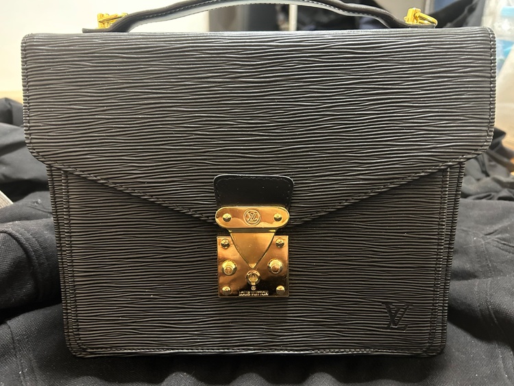 ルイヴィトン エピ （ブランドバッグ）の商品画像 - 査定依頼日：2026年1月16日 - 最高査定価格：70,000円