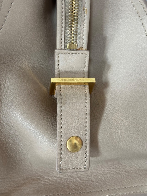 YSL ベイビーカバス（ブランドバッグ）の商品画像 - 査定依頼日：2025年12月2日 - 最高査定価格：88,000円