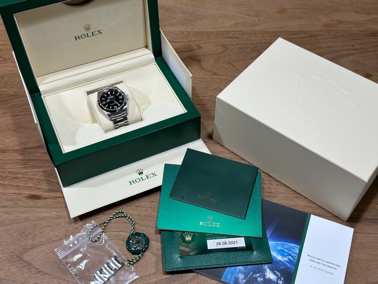 ロレックス エクスプローラー 12427（高級時計）の商品画像 - 査定依頼日：2025年8月1日 - 最高査定価格：1,150,000円