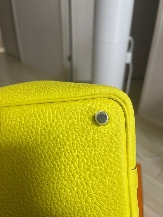 ピコタンロック18（ブランドバッグ）の商品画像 - 査定依頼日：2025年4月19日 - 最高査定価格：800,000円