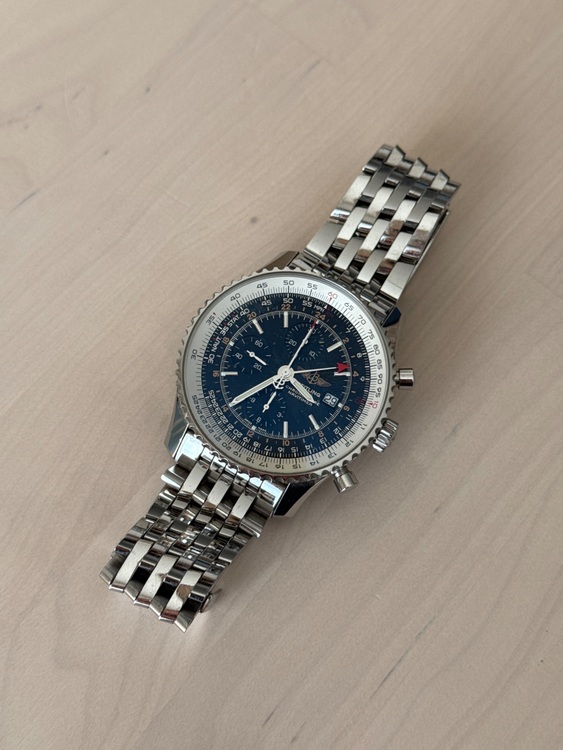 ブライトリング ナビタイマー A2432212/B726/453（高級時計）の商品画像 - 査定依頼日：2025年10月2日 - 最高査定価格：480,000円