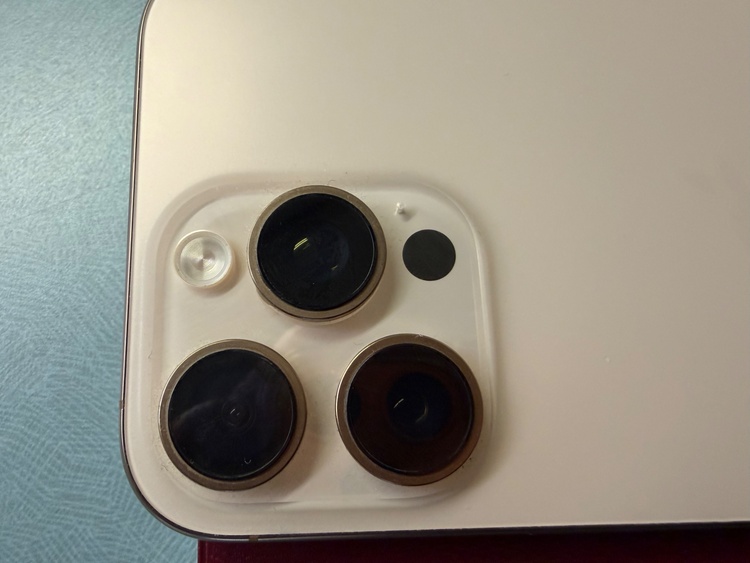 iPhone16 PROMAX 256GB デザートチタニウム（スマホ）の商品画像 - 査定依頼日：2026年1月28日 - 最高査定価格：127,000円