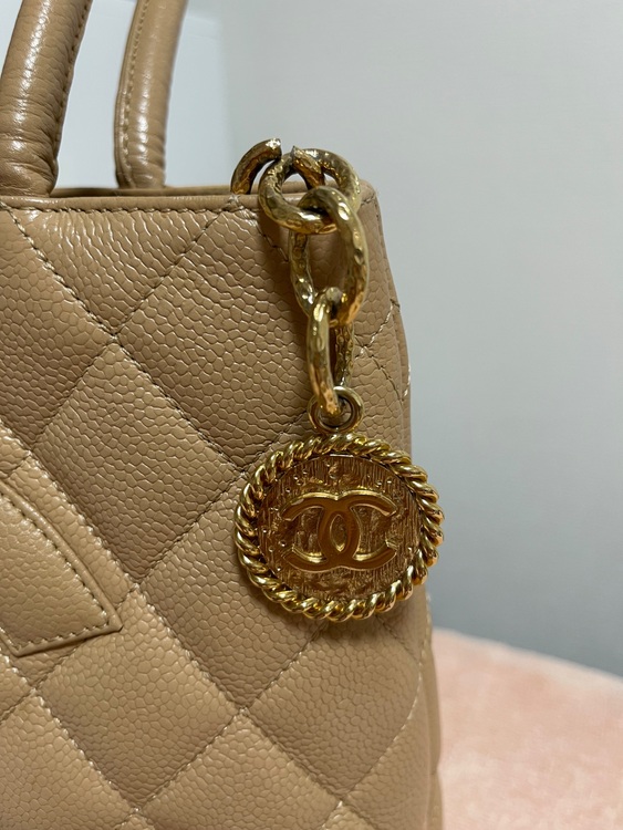 復刻トート　キャビアスキン　ベージュ（ブランドバッグ）の商品画像 - 査定依頼日：2025年7月28日 - 最高査定価格：145,000円