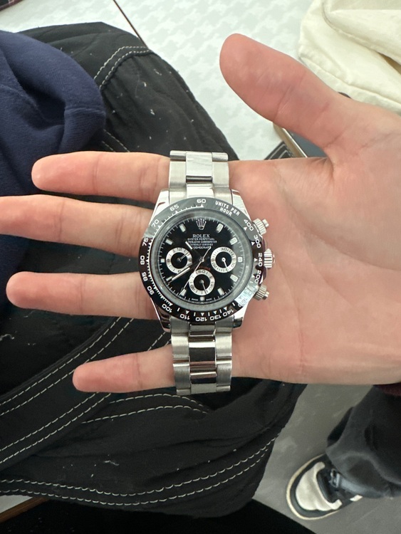 ロレックス パーペチュアル （高級時計）の商品画像 - 査定依頼日：2025年10月10日 - 最高査定価格：3,700,000円