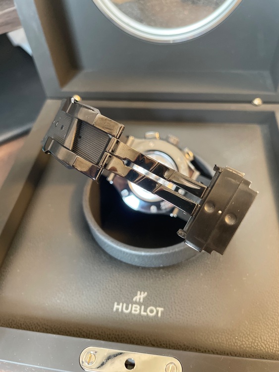 ウブロ クラシックフュージョン （高級時計）の商品画像 - 査定依頼日：2025年9月3日 - 最高査定価格：830,000円