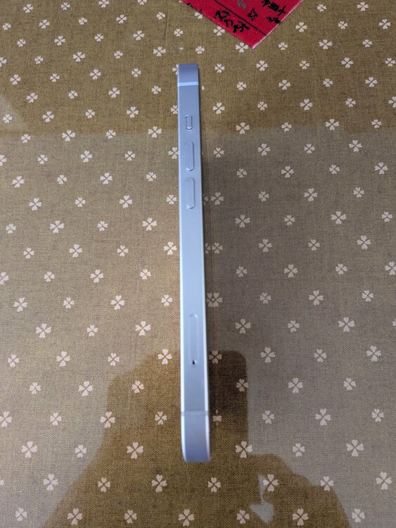 iPhone 14 128GB au（スマホ）の商品画像 - 査定依頼日：2026年1月28日 - 最高査定価格：50,000円