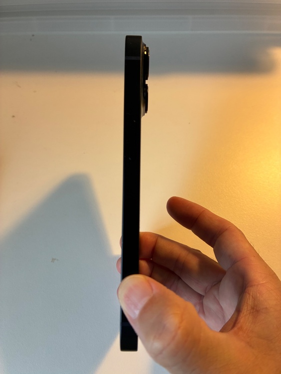 iPhone iPhone 14 512GB Softbank（スマホ）の商品画像 - 査定依頼日：2026年6月27日 - 最高査定価格：54,000円