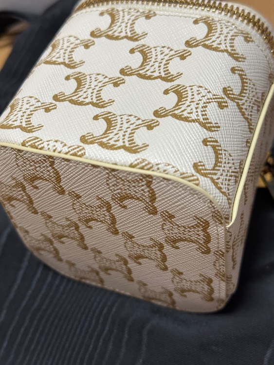 セリーヌ  （ブランドバッグ）の商品画像 - 査定依頼日：2025年6月18日 - 最高査定価格：100,000円