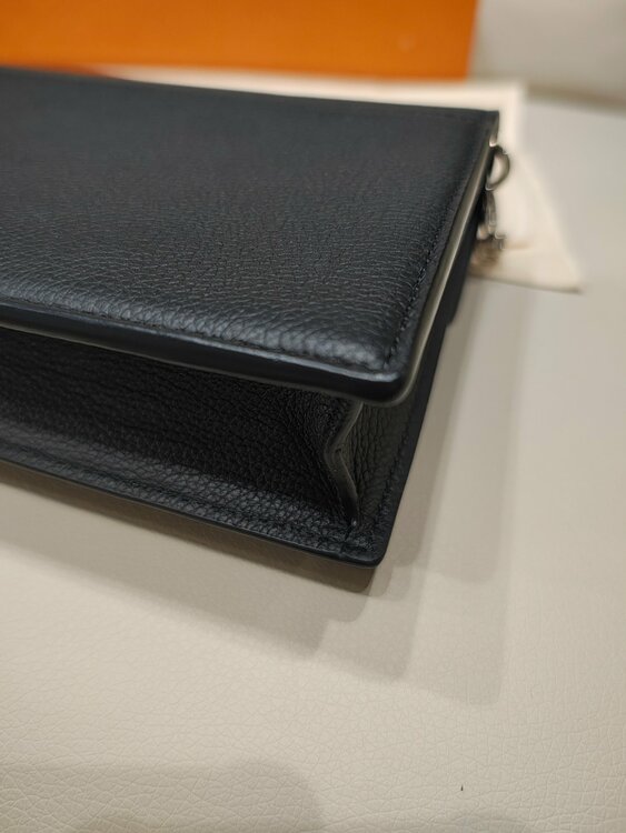 ポシェットロックミーチェーンショルダー（ブランドバッグ）の商品画像 - 査定依頼日：2026年4月9日 - 最高査定価格：130,000円