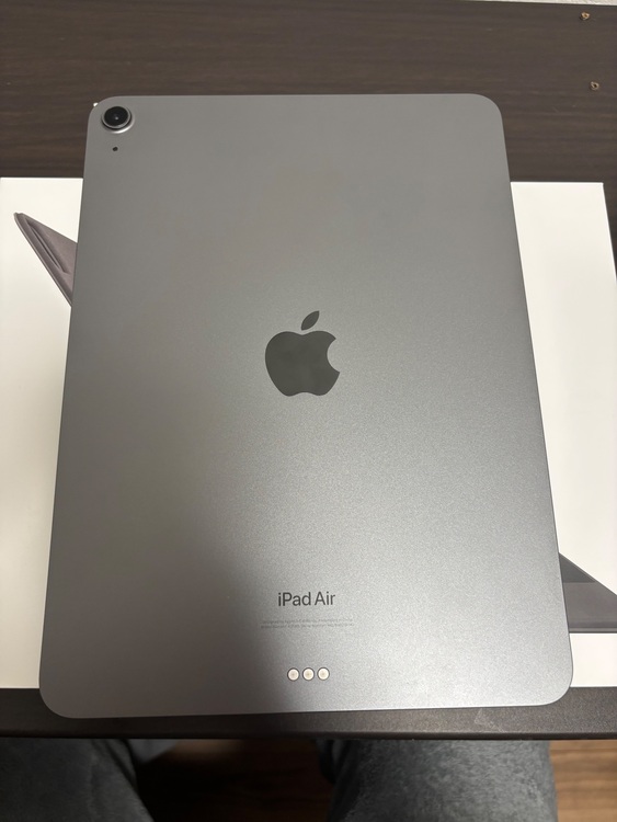 第五世代iPad Air 256gスペースグレイ（PC・タブレット）の商品画像 - 査定依頼日：2025年10月17日 - 最高査定価格：54,000円