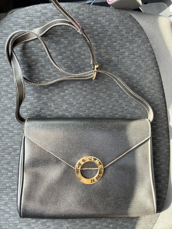 ショルダーバッグ（ブランドバッグ）の商品画像 - 査定依頼日：2025年4月12日 - 最高査定価格：37,000円