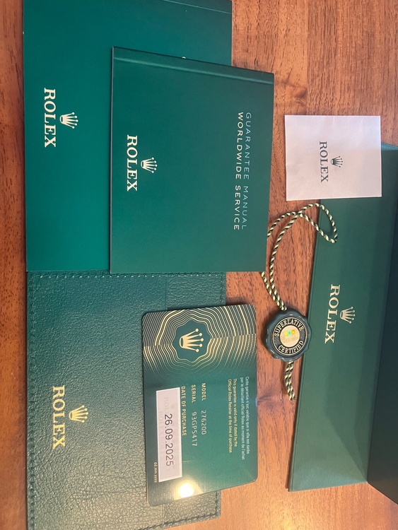 オイスターパーペチュアル28ミリ　ラベンダー（高級時計）の商品画像 - 査定依頼日：2026年4月19日 - 最高査定価格：1,800,000円