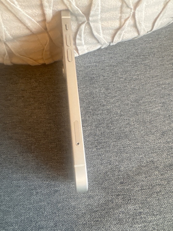 iPhone12（スマホ）の商品画像 - 査定依頼日：2026年2月26日 - 最高査定価格：24,000円