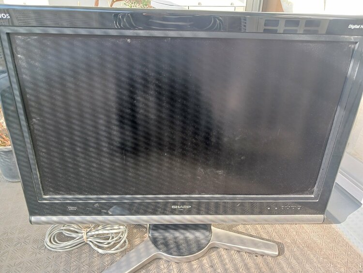 AQUOS 　LC-32D10（家電）の商品画像 - 査定依頼日：2026年1月24日 - 最高査定価格：1,000円