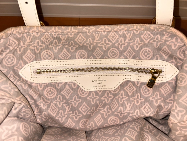 タイシエンヌ（ブランドバッグ）の商品画像 - 査定依頼日：2025年6月11日 - 最高査定価格：55,000円