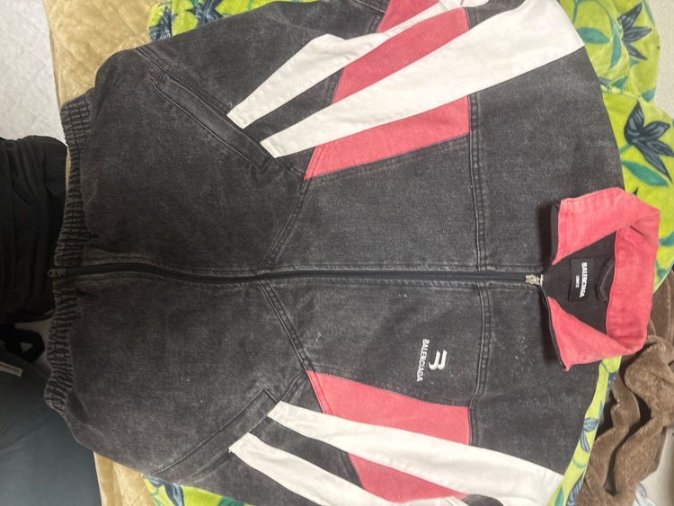 バレンシアガ  （ブランドバッグ）の商品画像 - 査定依頼日：2025年12月13日 - 最高査定価格：50,000円