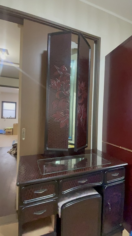 鎌倉彫三面鏡（家具・寝具）の商品画像 - 査定依頼日：2026年1月23日 - 最高査定価格：5,000円