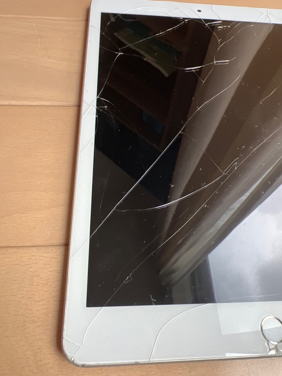 iPad第8世代（PC・タブレット）の商品画像 - 査定依頼日：2026年4月4日 - 最高査定価格：3,000円