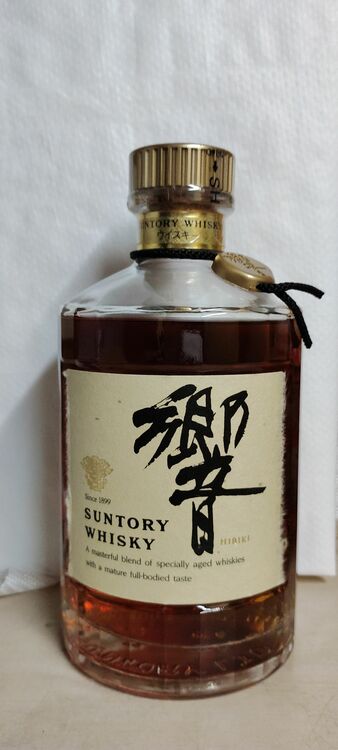 ウイスキー サントリー響 （お酒）の商品画像 - 査定依頼日：2025年6月9日 - 最高査定価格：29,100円