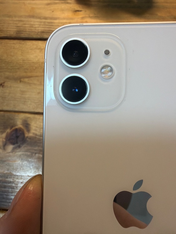 iPhone 12 128GB au（スマホ）の商品画像 - 査定依頼日：2026年3月22日 - 最高査定価格：27,000円