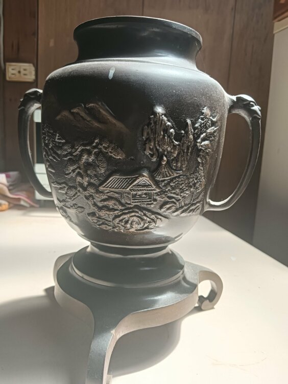 花瓶（美術品・骨董品）の商品画像 - 査定依頼日：2026年6月10日 - 最高査定価格：3,000円