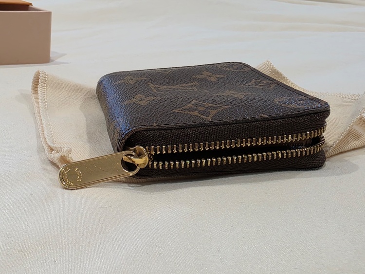 ジッピーコインパース（ブランド財布・小物）の商品画像 - 査定依頼日：2025年12月11日 - 最高査定価格：25,000円
