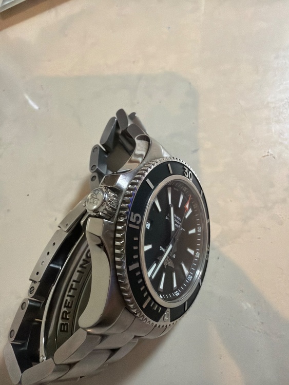 ブライトリング スーパーオーシャン （高級時計）の商品画像 - 査定依頼日：2026年4月10日 - 最高査定価格：380,000円