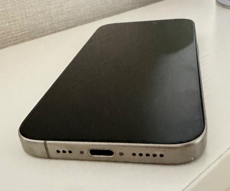 iPhone iPhone 15 Pro 256GB SIMフリー（スマホ）の商品画像 - 査定依頼日：2026年8月23日 - 最高査定価格：60,000円