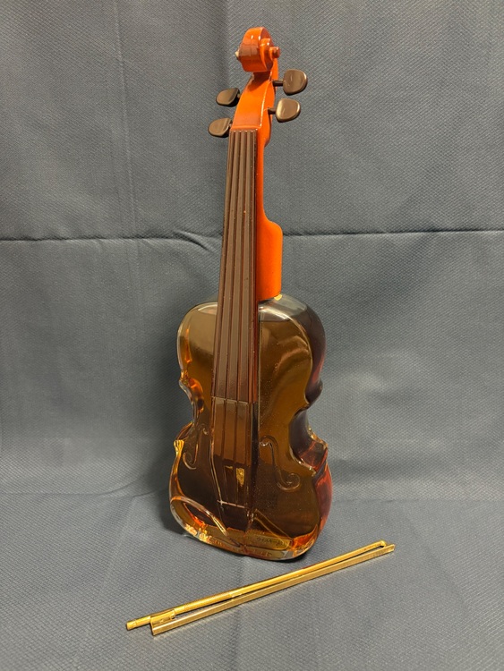 サントリー ローヤル バイオリン 楽器シリーズ（お酒）の商品画像 - 査定依頼日：2025年9月4日 - 最高査定価格：7,000円