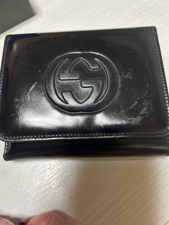グッチ財布黒エナメル（ブランド財布・小物）の商品画像 - 査定依頼日：2026年9月6日 - 最高査定価格：7,000円