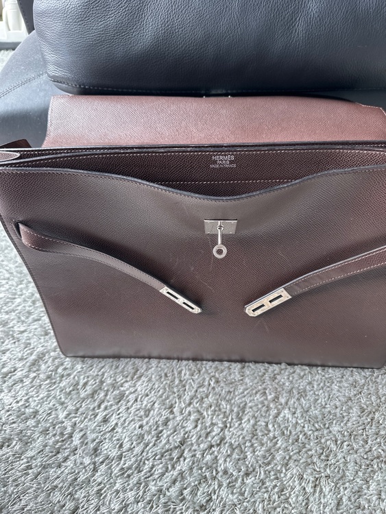 わからない（ブランドバッグ）の商品画像 - 査定依頼日：2025年10月12日 - 最高査定価格：2,000,000円