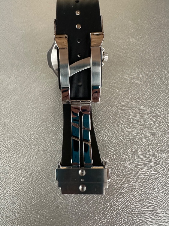 ウブロ ビックバン 301.SX.1170.RX.1104  91742（高級時計）の商品画像 - 査定依頼日：2025年6月25日 - 最高査定価格：850,000円