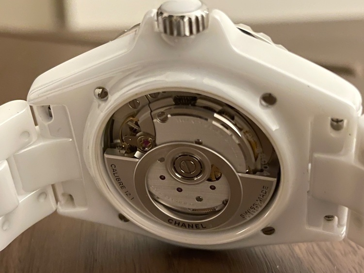 シャネル J12 H6186（高級時計）の商品画像 - 査定依頼日：2025年6月9日 - 最高査定価格：530,000円