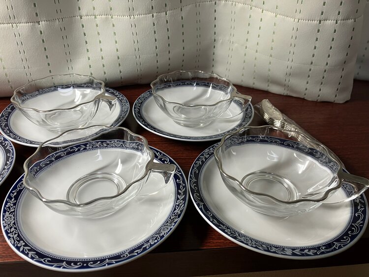 クリヤマカップ&ソーサー　ガラス製5客セット（食器）の商品画像 - 査定依頼日：2025年3月8日 - 最高査定価格：500円