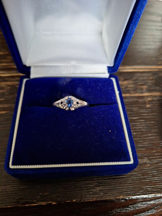 サファイア付きリング（金・貴金属）の商品画像 - 査定依頼日：2025年9月17日 - 最高査定価格：50,000円