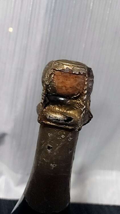 シャンパン ドン・ペリニヨン （お酒）の商品画像 - 査定依頼日：2025年2月10日 - 最高査定価格：50,000円