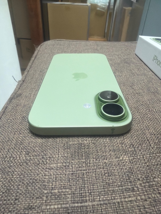 iPhone17 512gb セージ（スマホ）の商品画像 - 査定依頼日：2026年5月2日 - 最高査定価格：131,000円