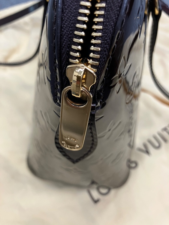 LOUIS VUITTON アヴァロンジップ ヴェルニ（ブランドバッグ）の商品画像 - 査定依頼日：2026年10月13日 - 最高査定価格：65,000円