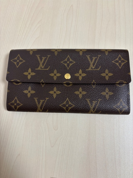 ポルトフォイユサラ（ブランド財布・小物）の商品画像 - 査定依頼日：2025年9月12日 - 最高査定価格：15,000円