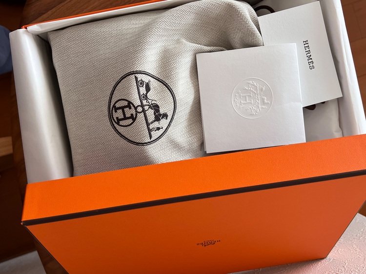 リンディミニ（ブランドバッグ）の商品画像 - 査定依頼日：2025年10月24日 - 最高査定価格：1,300,000円