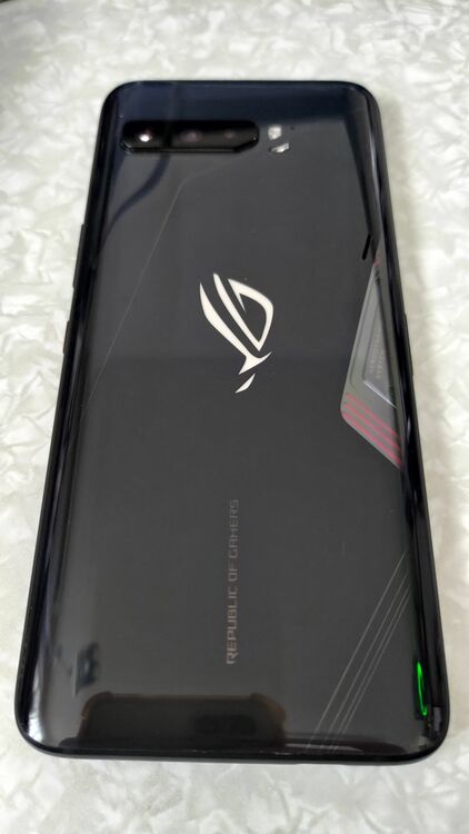 ROG Phone 3 ZS661KS 12GB512GB（スマホ）の商品画像 - 査定依頼日：2025年6月17日 - 最高査定価格：35,000円