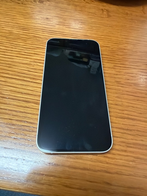 iPhone 13 256GB SIMフリー（スマホ）の商品画像 - 査定依頼日：2026年4月6日 - 最高査定価格：32,000円