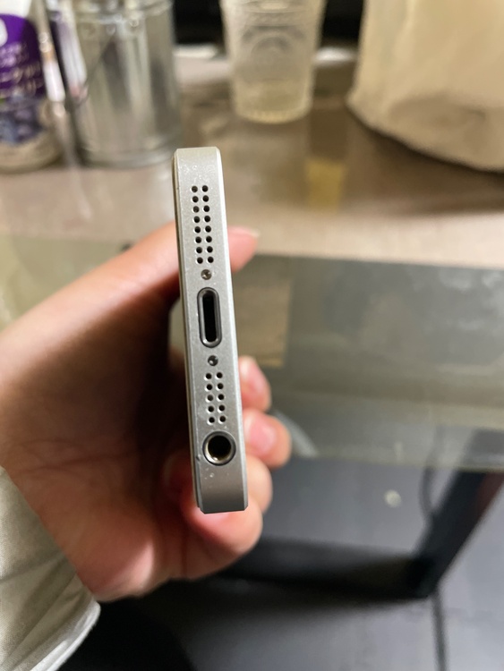 iPhoneSE 16GB SIMフリー（スマホ）の商品画像 - 査定依頼日：2026年2月26日 - 最高査定価格：100,000円