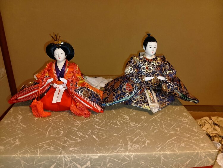久月雛人形七段飾り一式（美術品・骨董品）の商品画像 - 査定依頼日：2026年9月15日 - 最高査定価格：5,000円